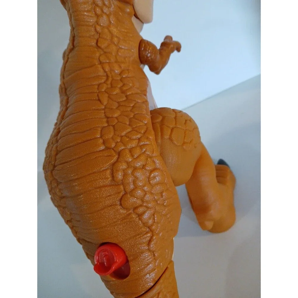 JURASSIC WORLD THRASHIN ACTION T-REX DINOSAUR MATTEL 2021